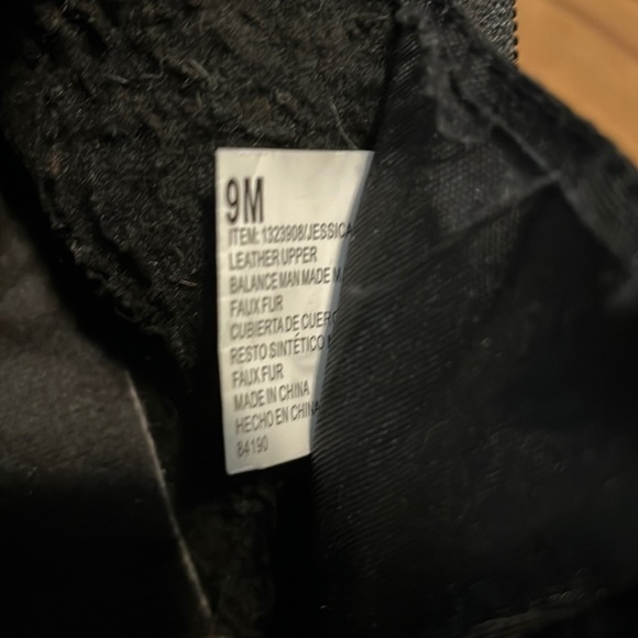 khombu black suede snow boots with faux fur trim, size 9, good condition - Picture 4 of 8